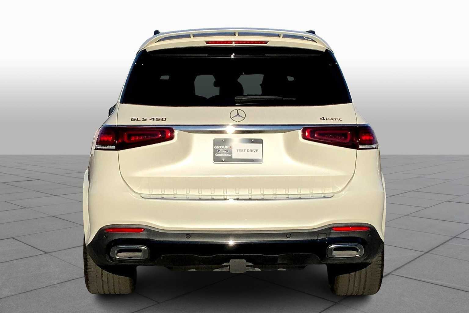 2022 Mercedes Benz GLS 450 4MATIC photo 4