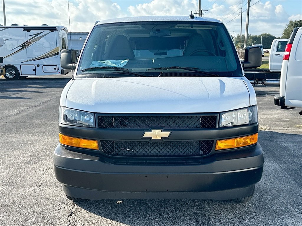 2025 Chevrolet Express Cargo 2500 photo 2