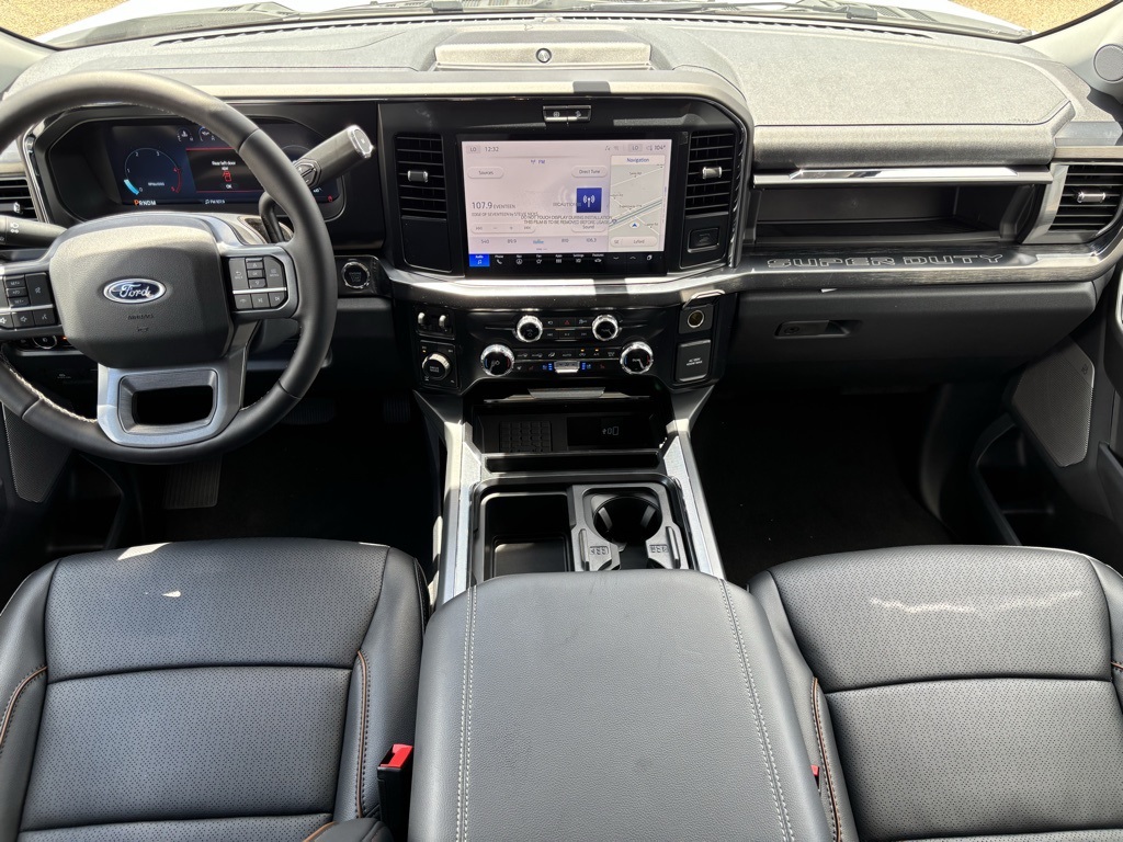 2025 Ford F-250 Lariat photo 10