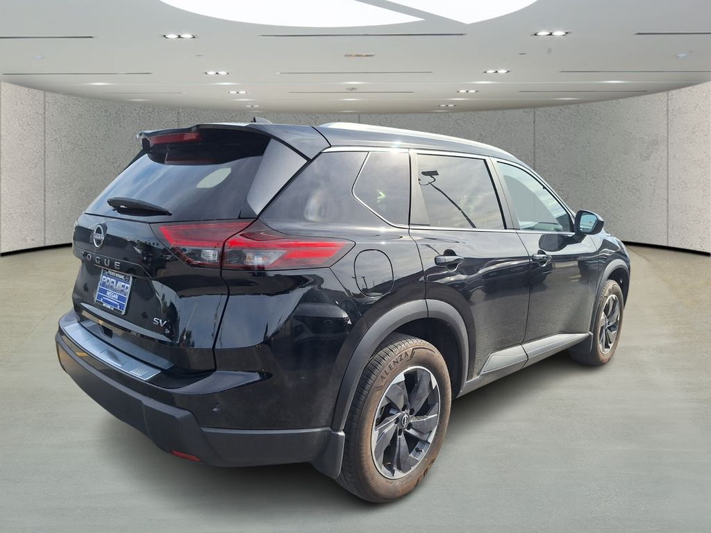 2024 Nissan Rogue SV photo 4