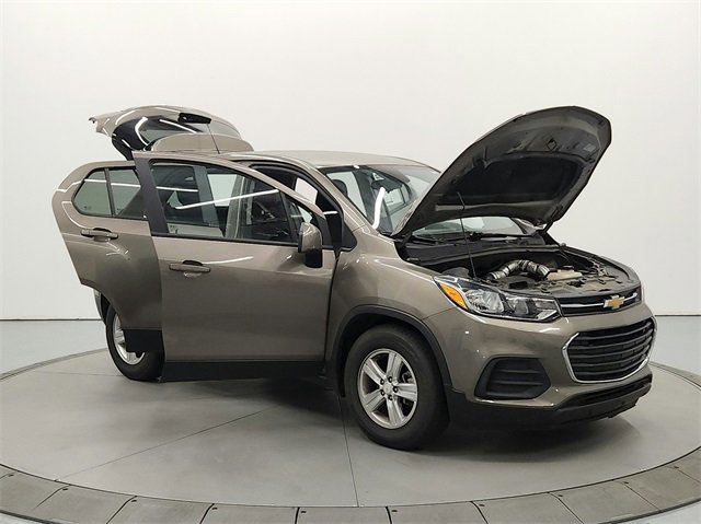 2022 Chevrolet Trax LS photo 9