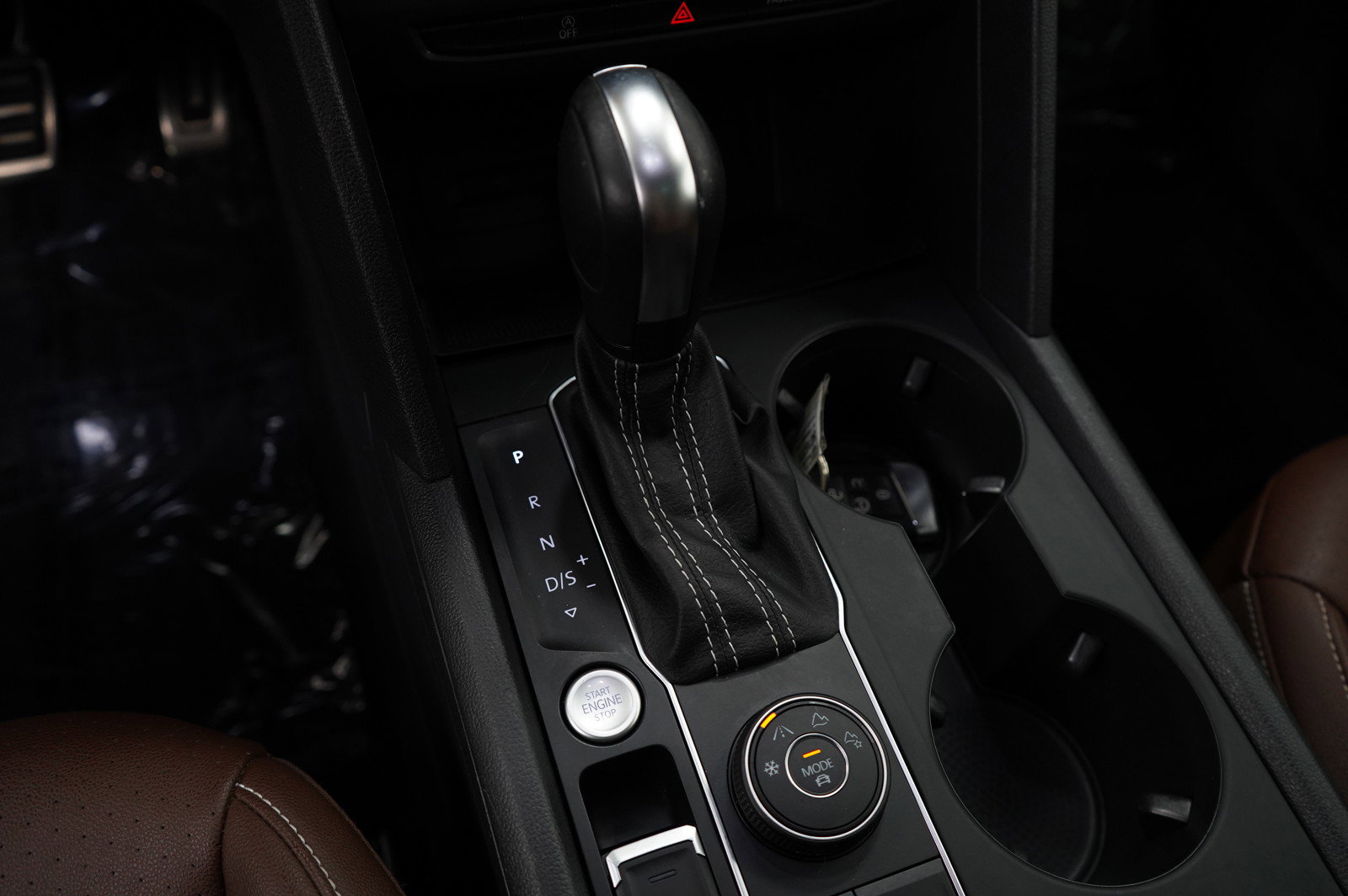 2021 Volkswagen Atlas SE Technology R-Line photo 22