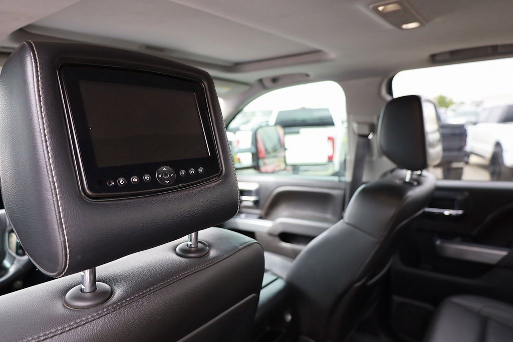2015 Chevrolet Silverado 3500HD photo 18