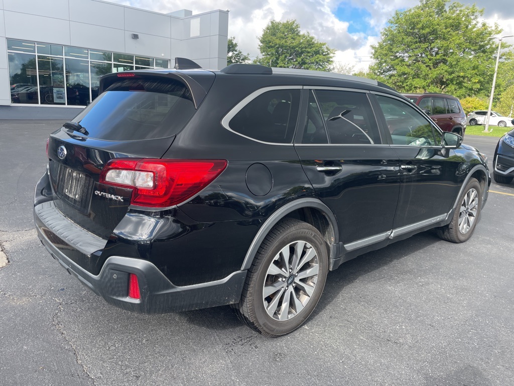 2019 Subaru Outback 2.5i Touring photo 4