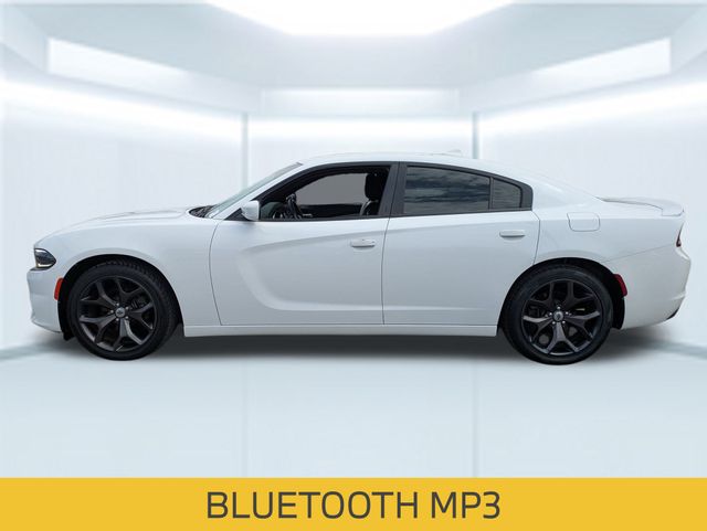 2017 Dodge Charger SXT photo 2