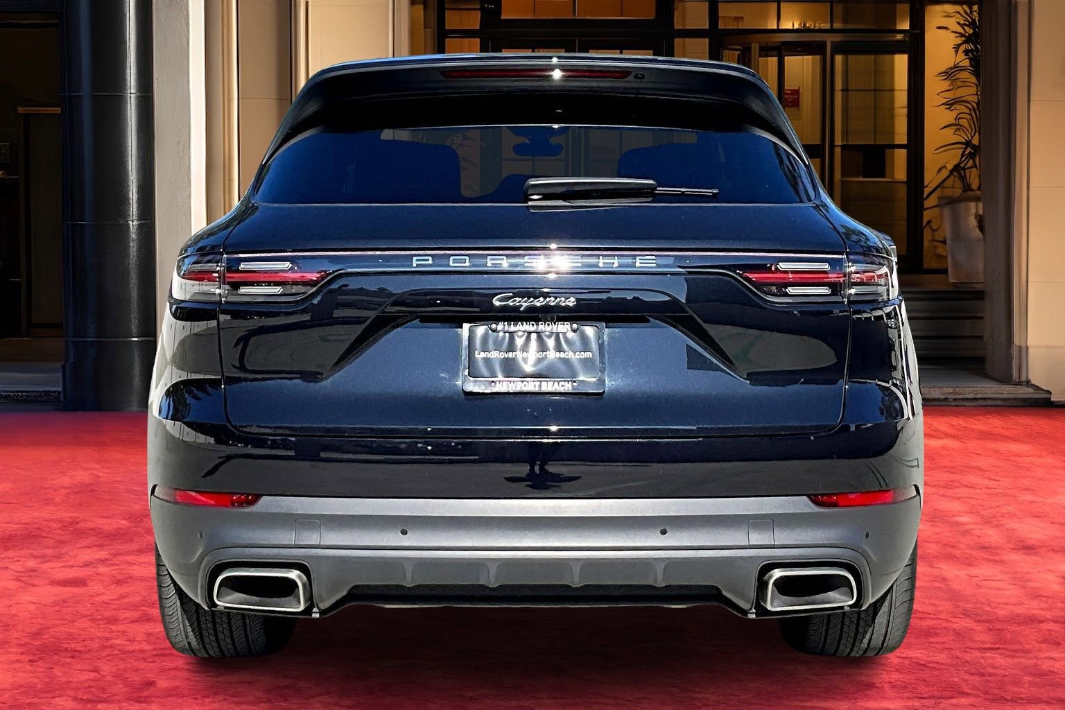2022 Porsche Cayenne Platinum Edition photo 3