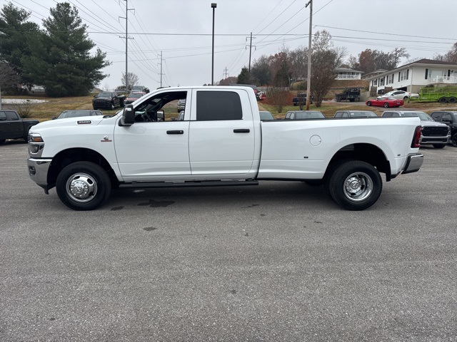 2026 Ram 3500 Tradesman photo 4