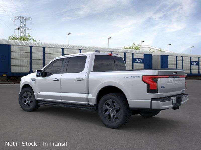 2025 Ford F-150 Lightning Lariat photo 4