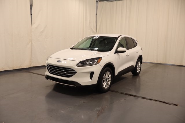 2020 Ford Escape SE photo 3