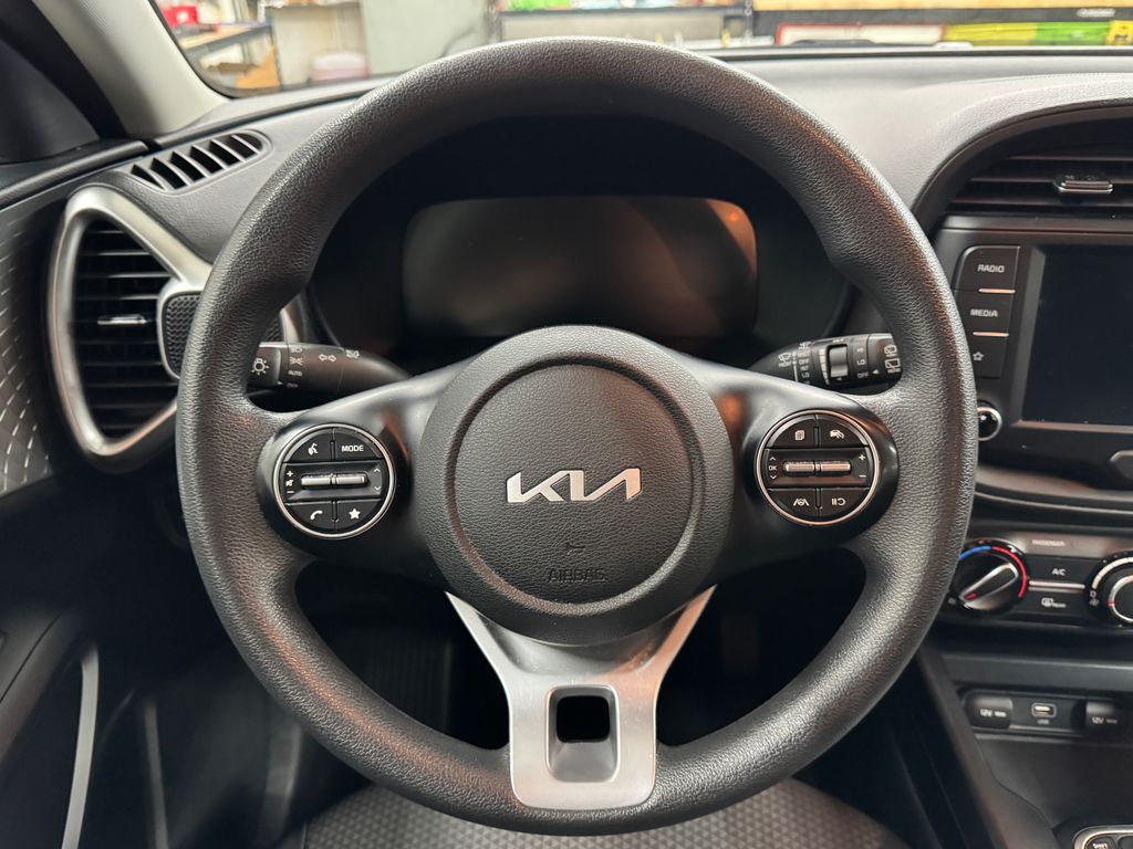 2023 Kia Soul LX photo 17