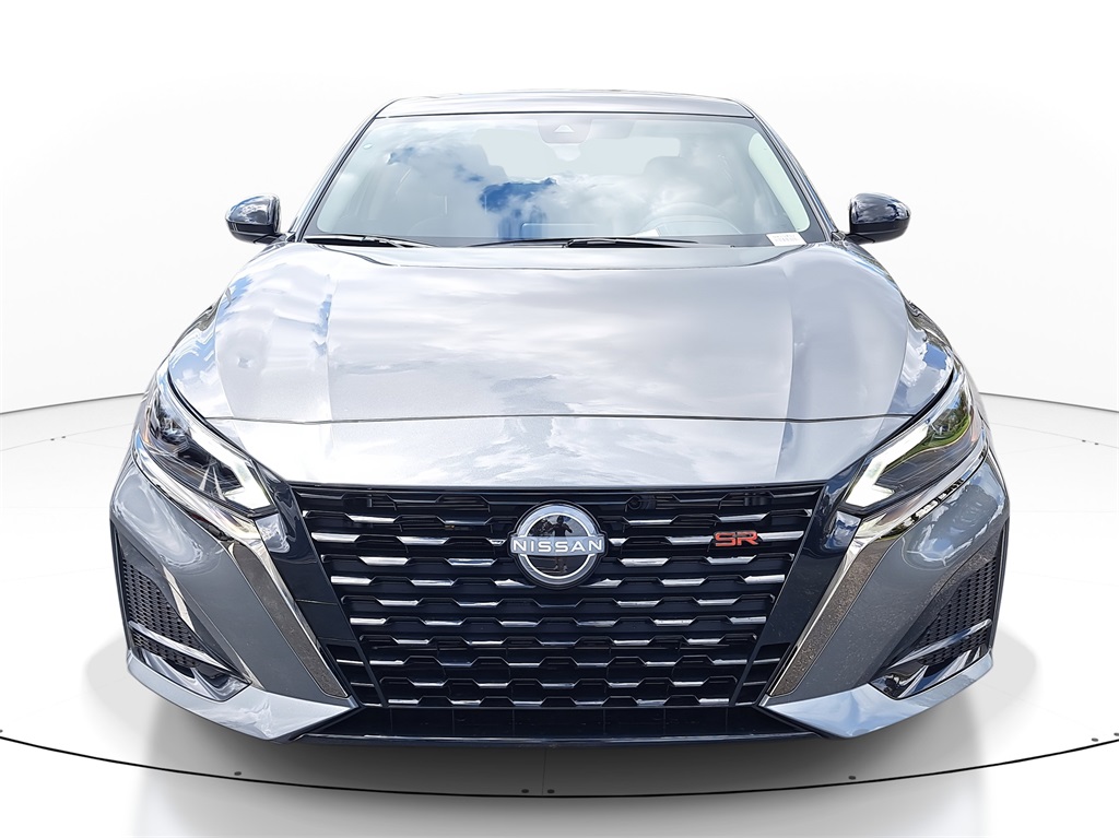2025 Nissan Altima 2.5 SR photo 3