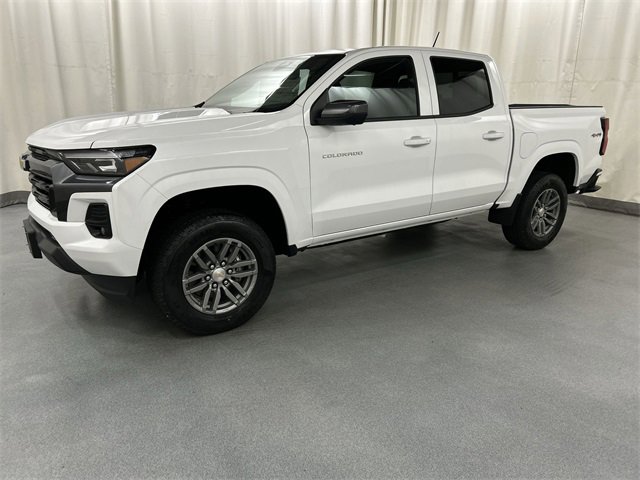 2026 Chevrolet Colorado LT photo 2
