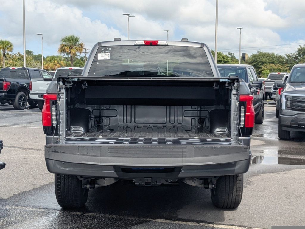 2025 Ford F-150 Lightning photo 12