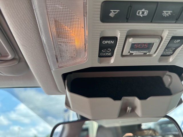 2019 Toyota RAV4 XLE Premium photo 24
