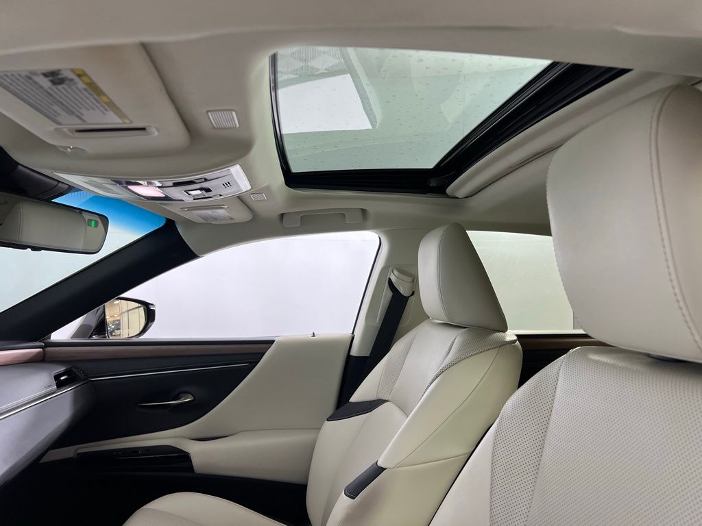 2023 Lexus ES 350 photo 21