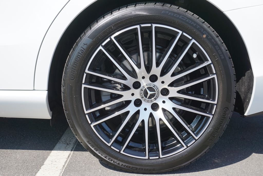 2025 Mercedes Benz C 300 photo 18