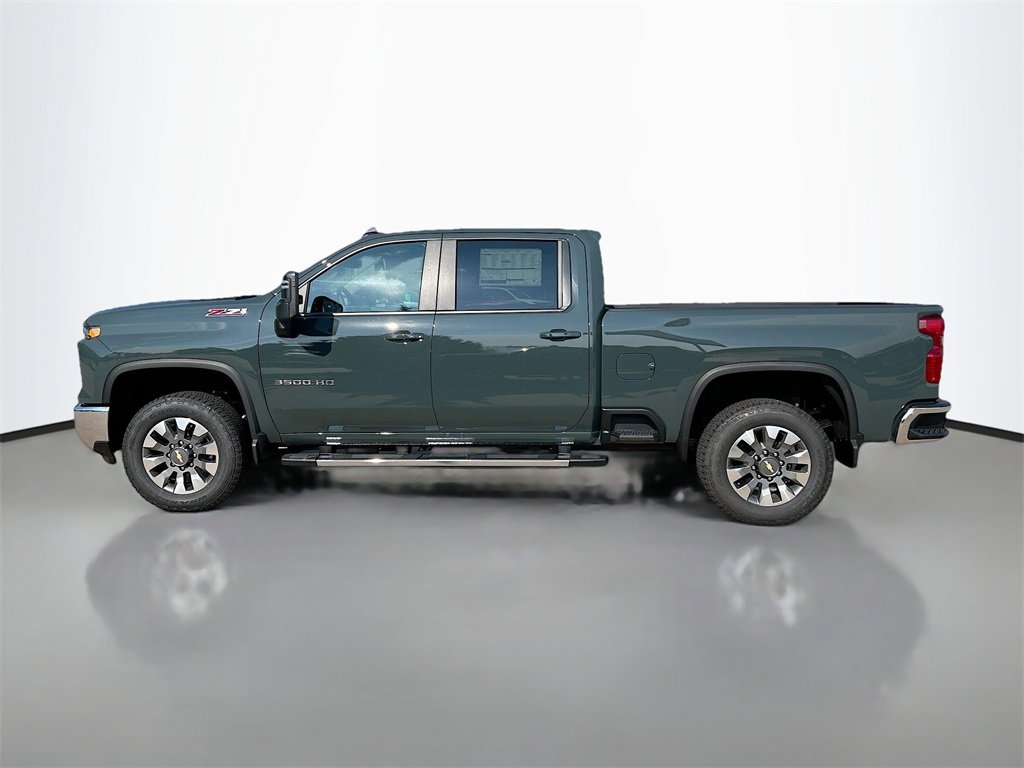 2025 Chevrolet Silverado 3500HD LT photo 4