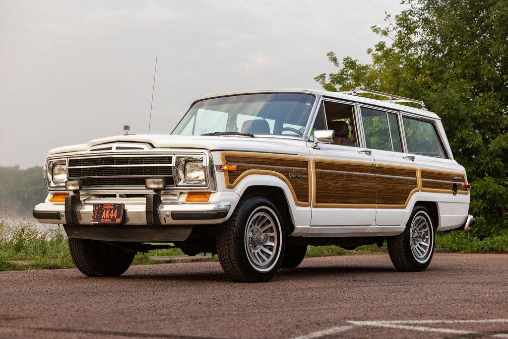 1989 Jeep Grand Wagoneer's photo