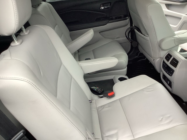 2021 Honda Pilot Touring photo 21