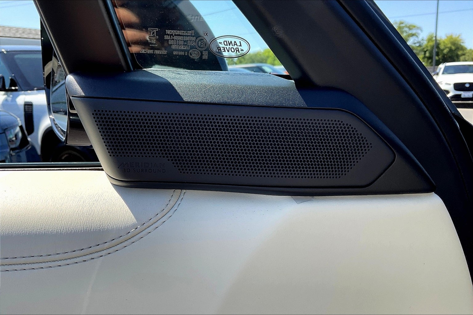 2025 Land Rover Range Rover SE photo 22