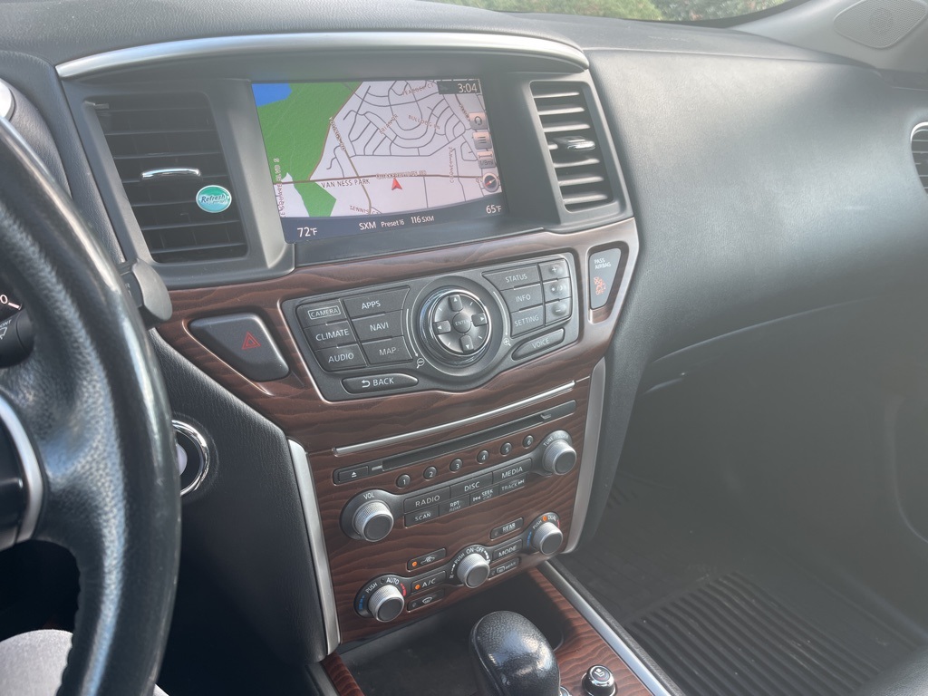 2017 Nissan Pathfinder Platinum photo 6