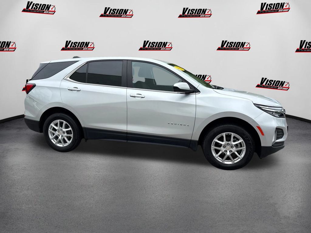 2022 Chevrolet Equinox LT photo 4