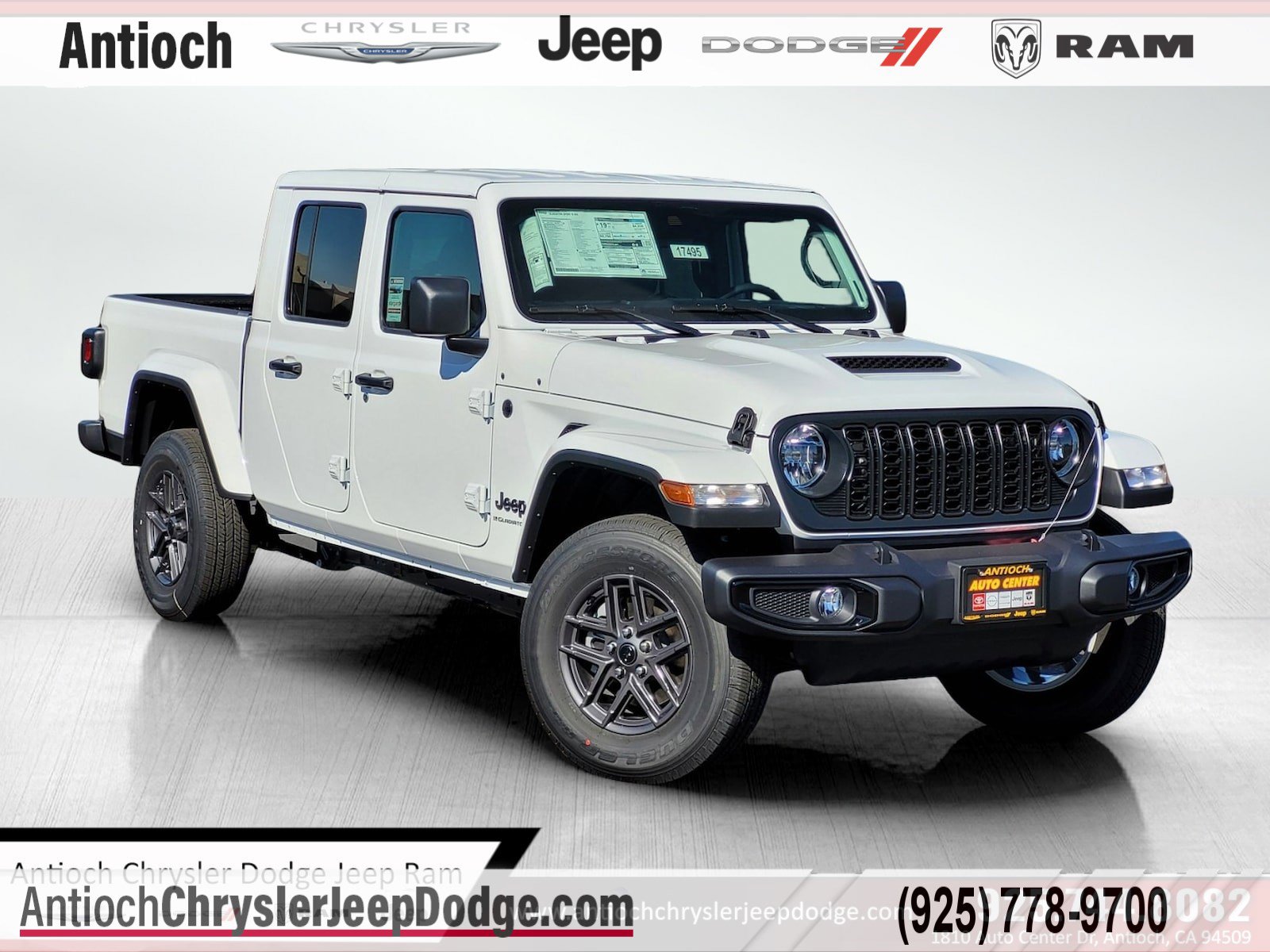 2025 Jeep Gladiator Sport S's photo