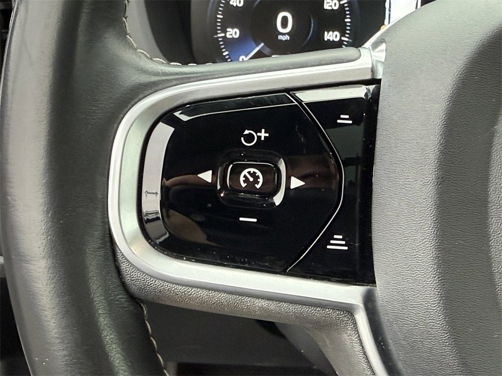 2020 VOLVO XC60 - Image 18