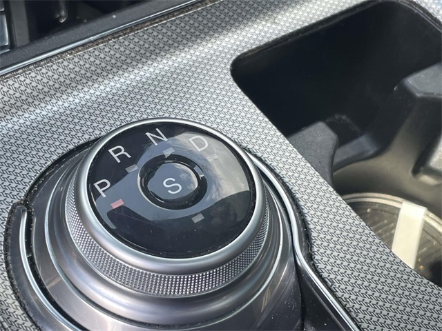 2021 Ford Edge Titanium photo 21