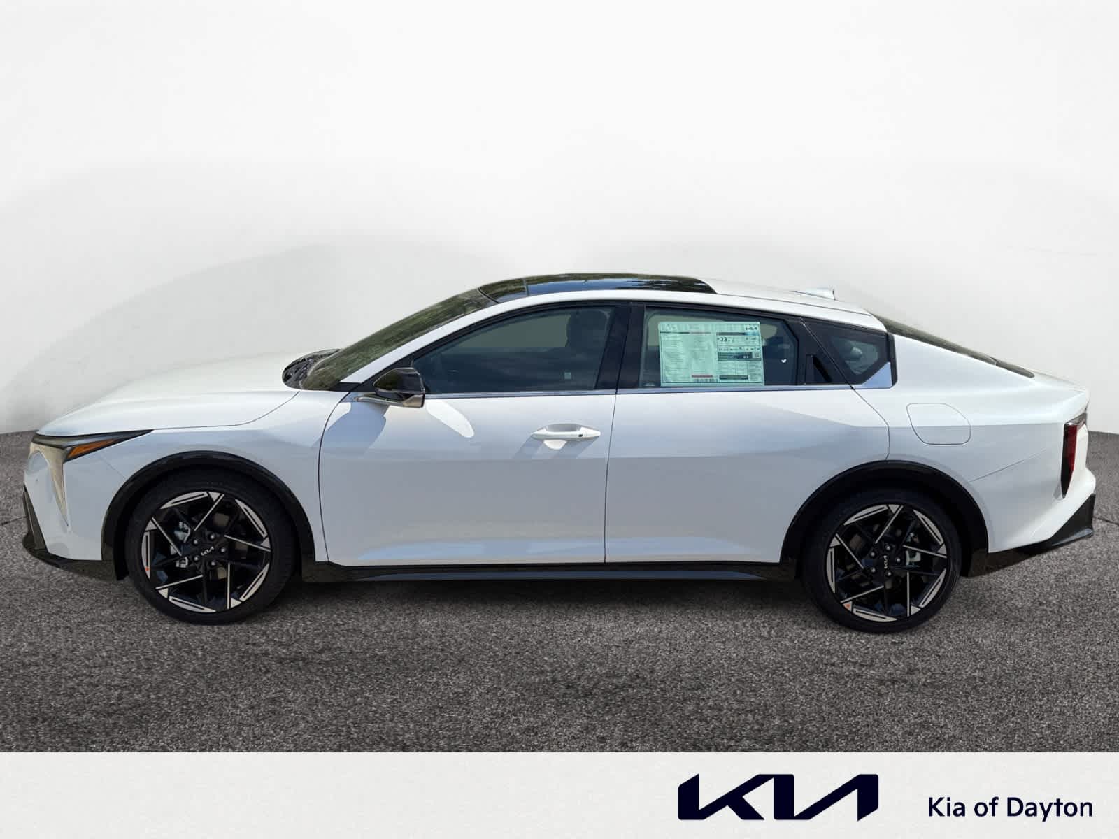2025 Kia K4 GT-Line photo 2