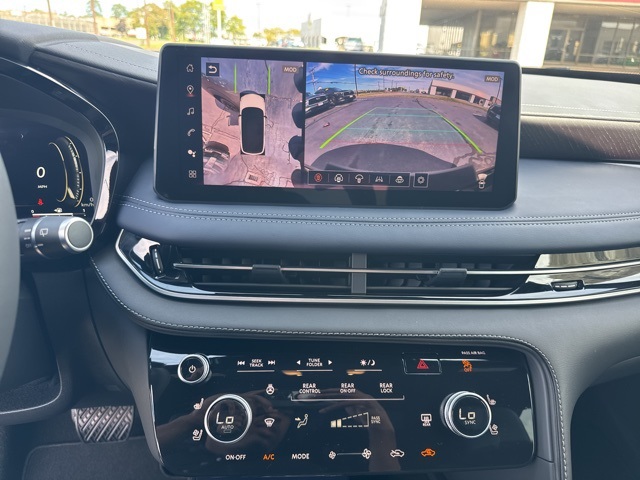 2026 Infiniti QX60 Luxe photo 14