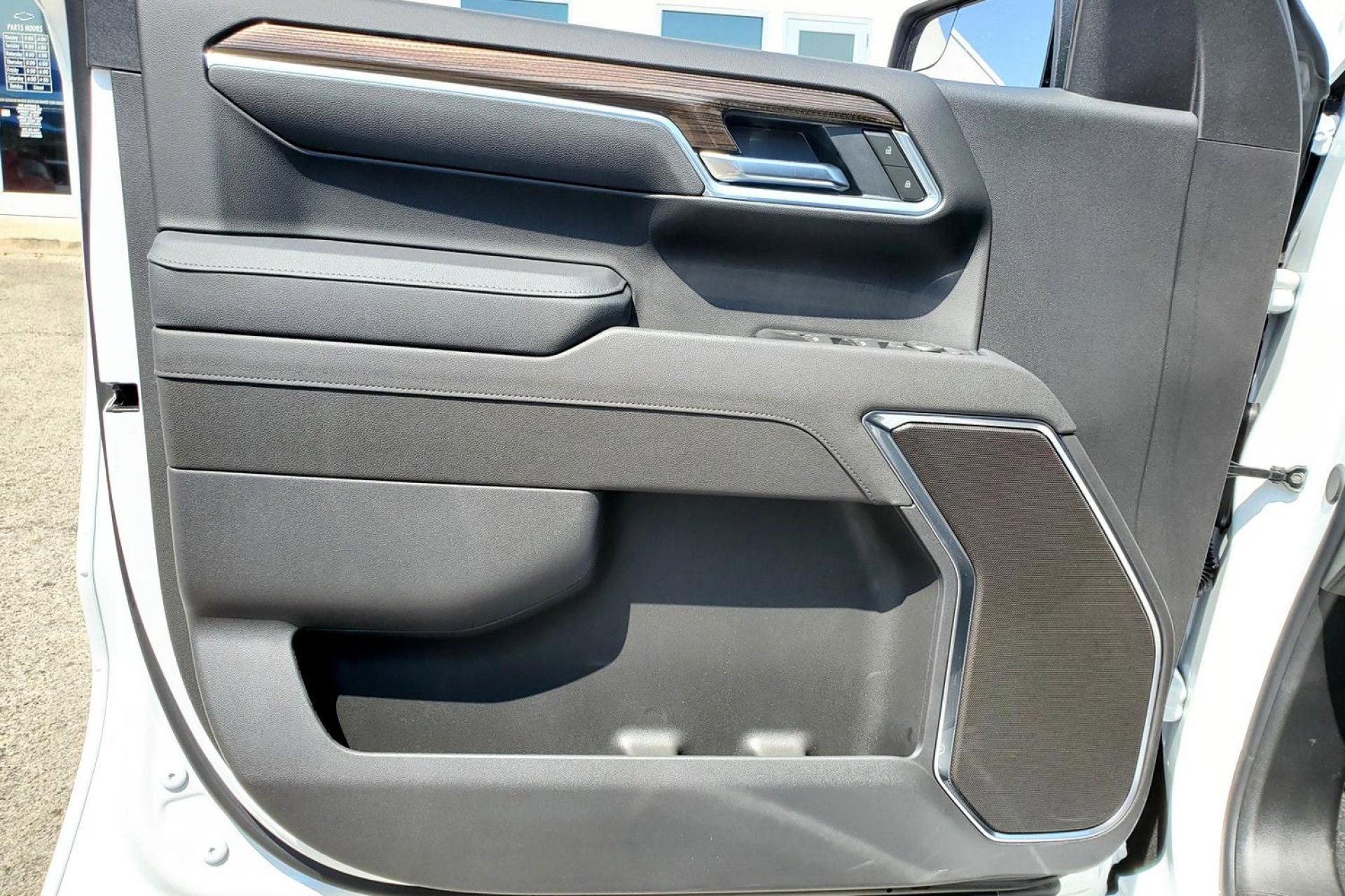 2025 Chevrolet Silverado 1500 RST photo 11