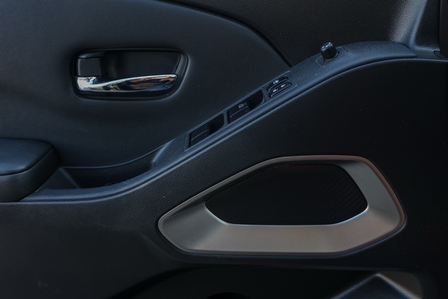 2024 Nissan Frontier SV photo 20