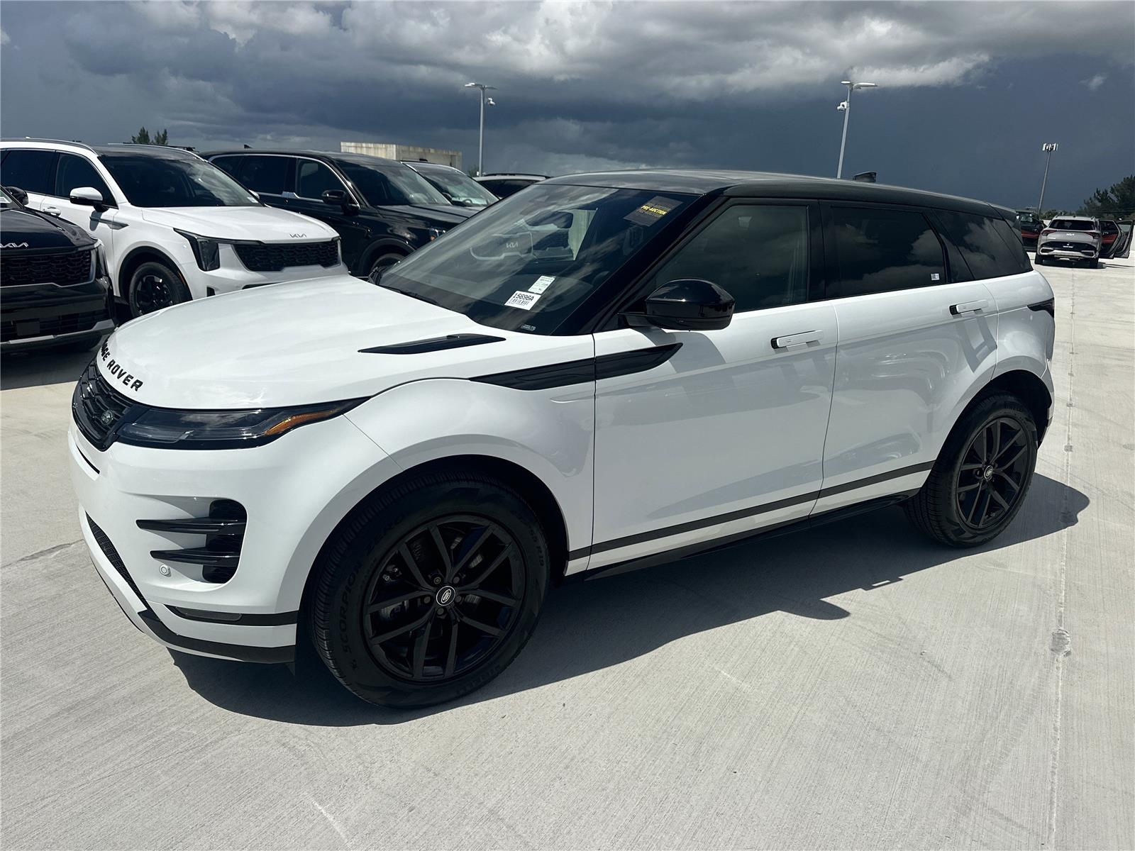 2025 Land Rover Range Rover Evoque