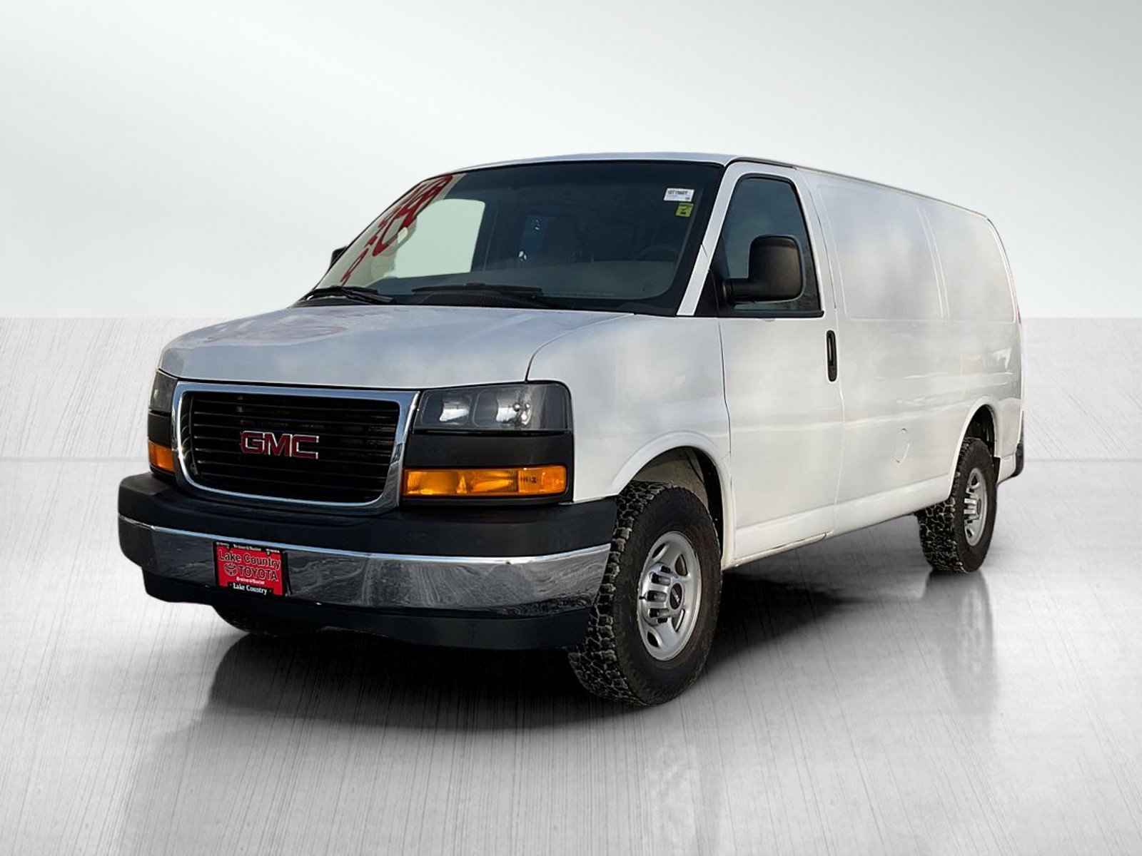 2017 GMC Savana Cargo Work Van's photo