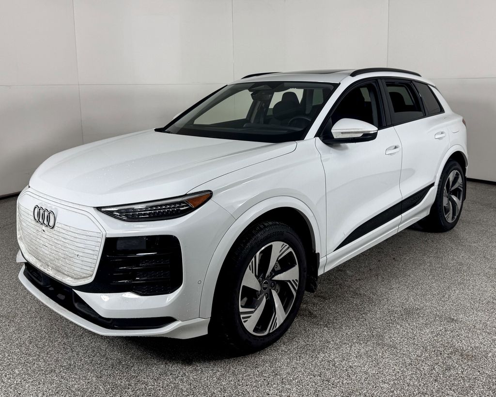 2025 Audi Q6 e-tron Premium Plus's photo