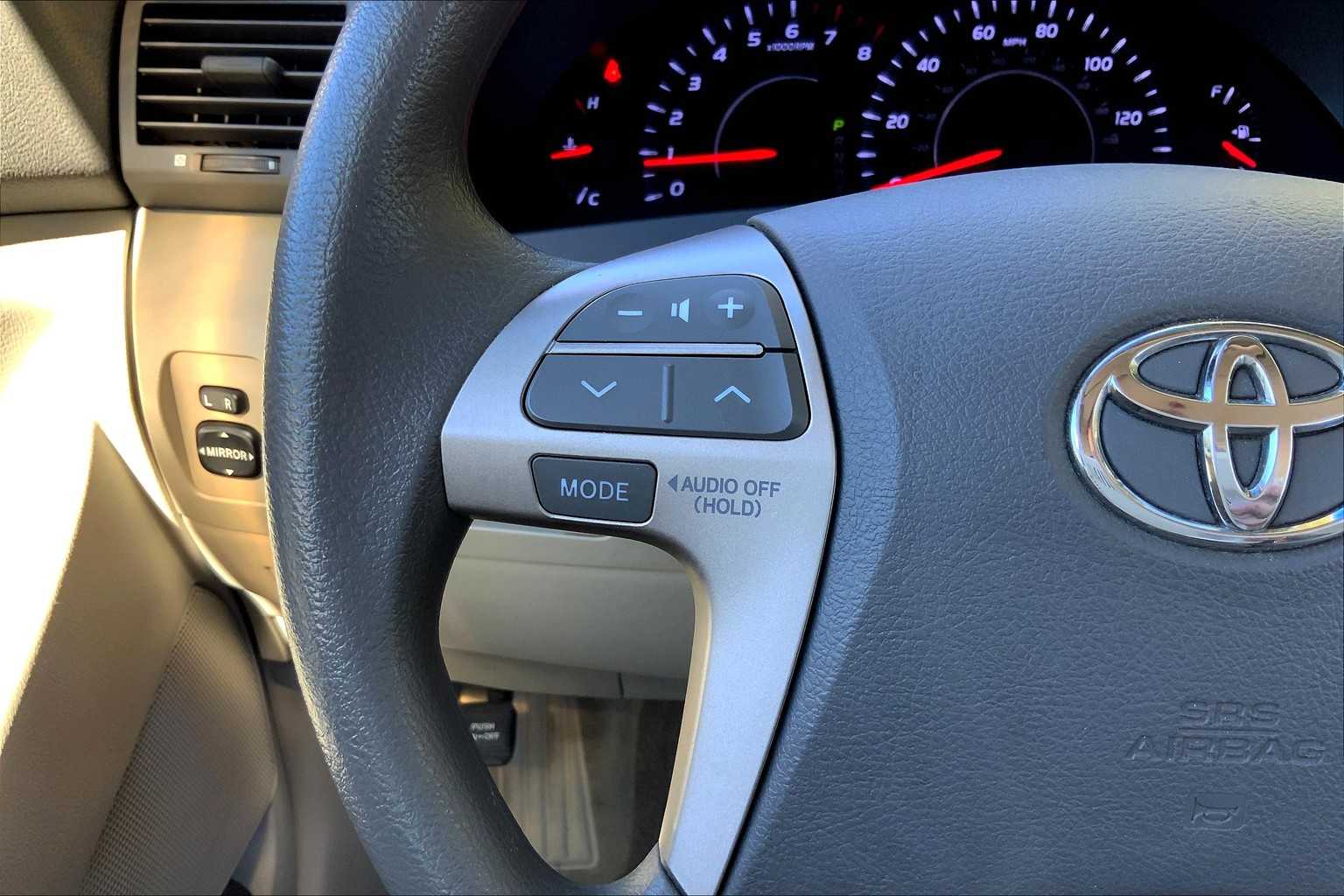 2010 Toyota Camry LE photo 22