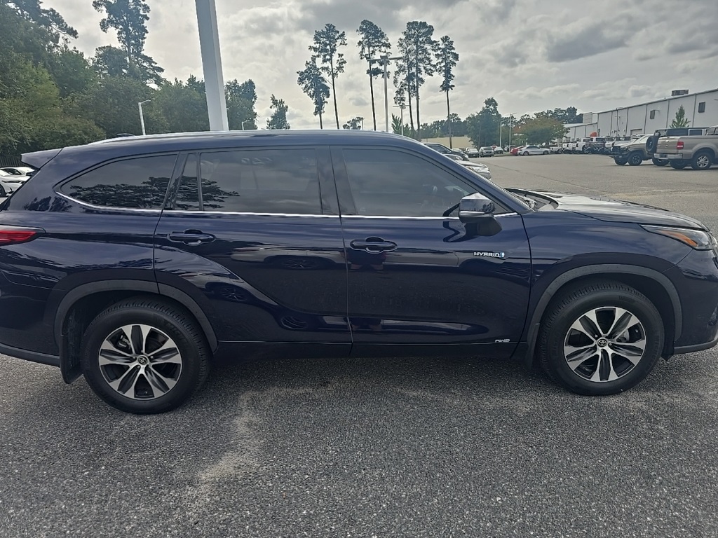 2021 Toyota Highlander Hybrid XLE photo 4