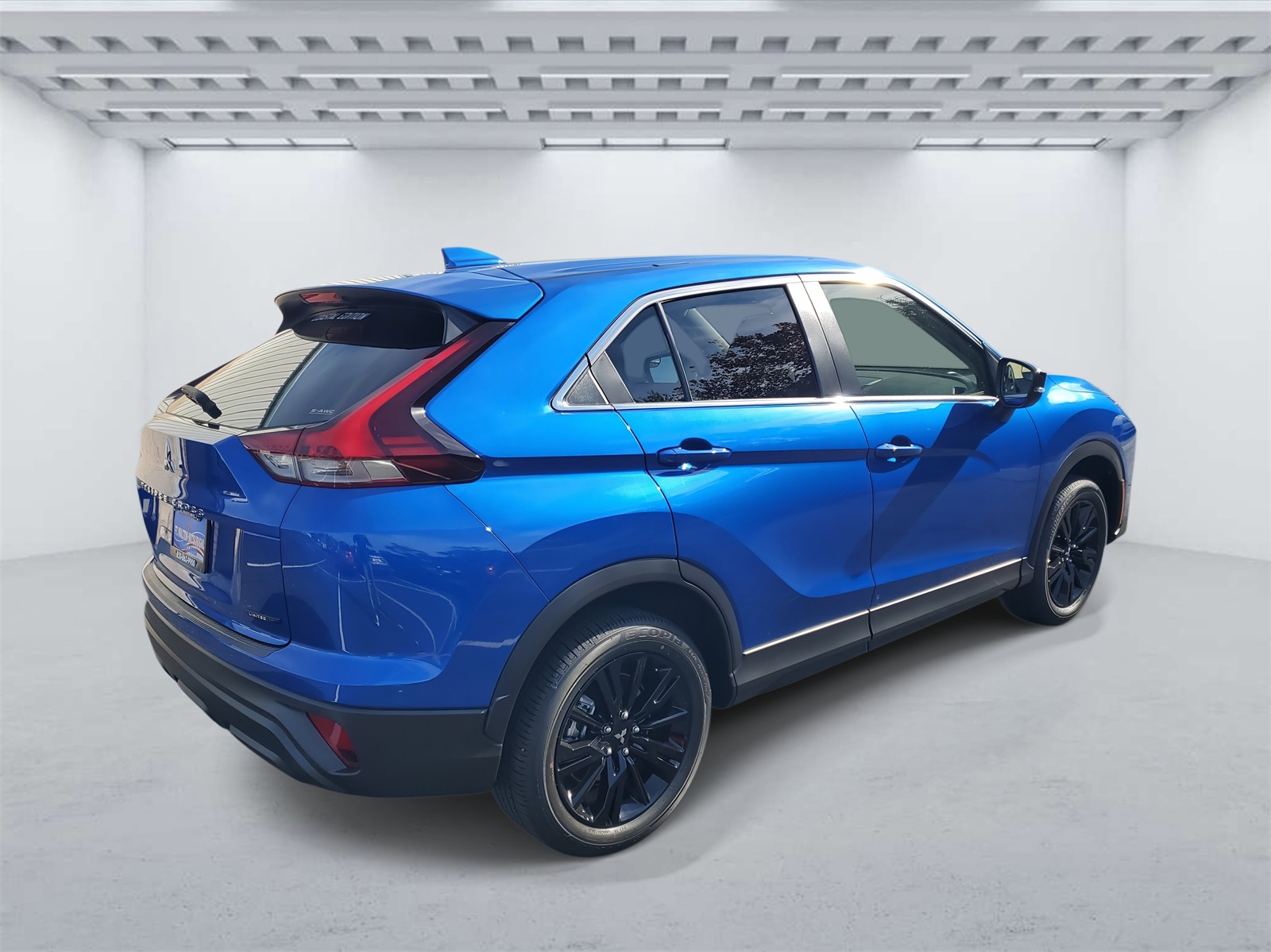 2026 Mitsubishi Eclipse Cross LE photo 4