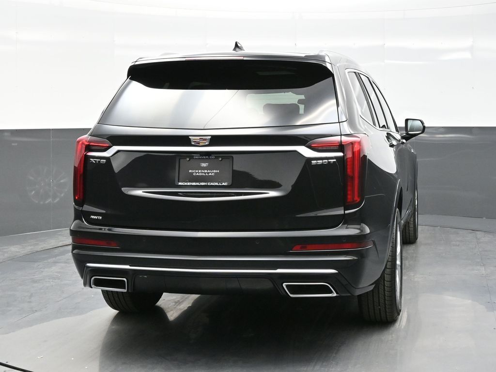 2025 Cadillac XT6 Luxury photo 4