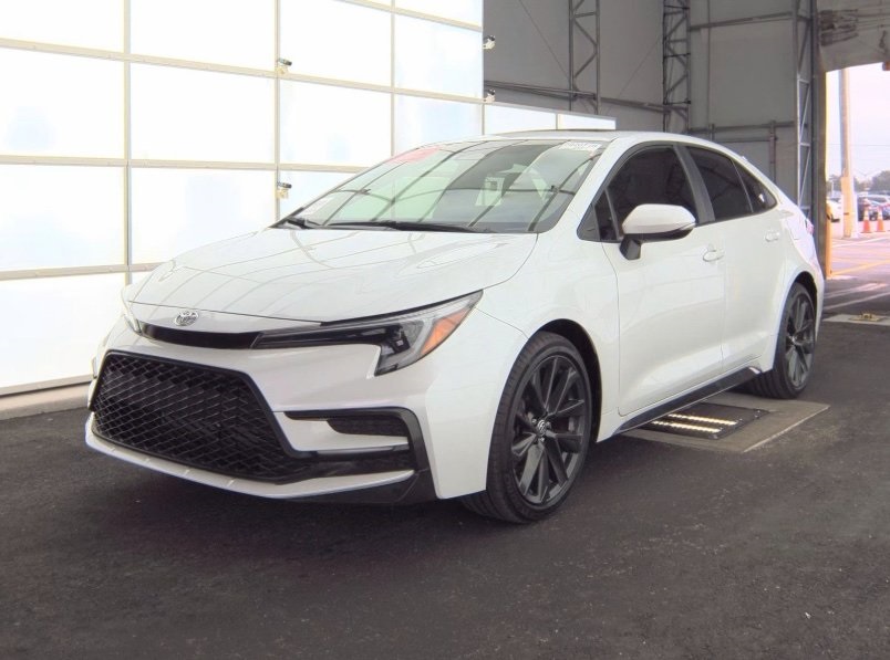 2023 Toyota Corolla SE's photo