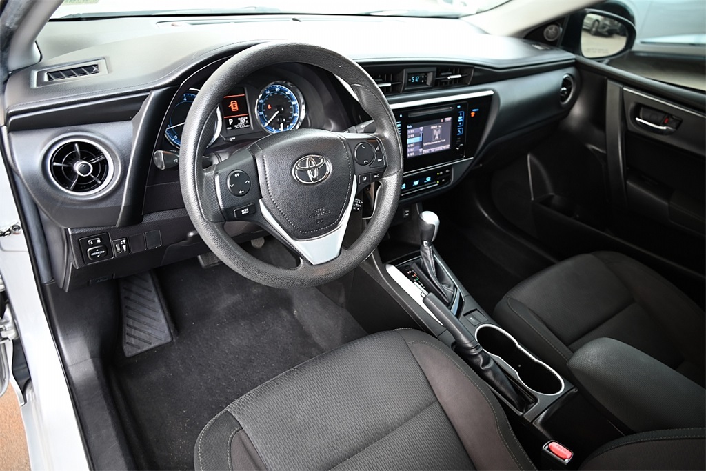 2019 Toyota Corolla L photo 19