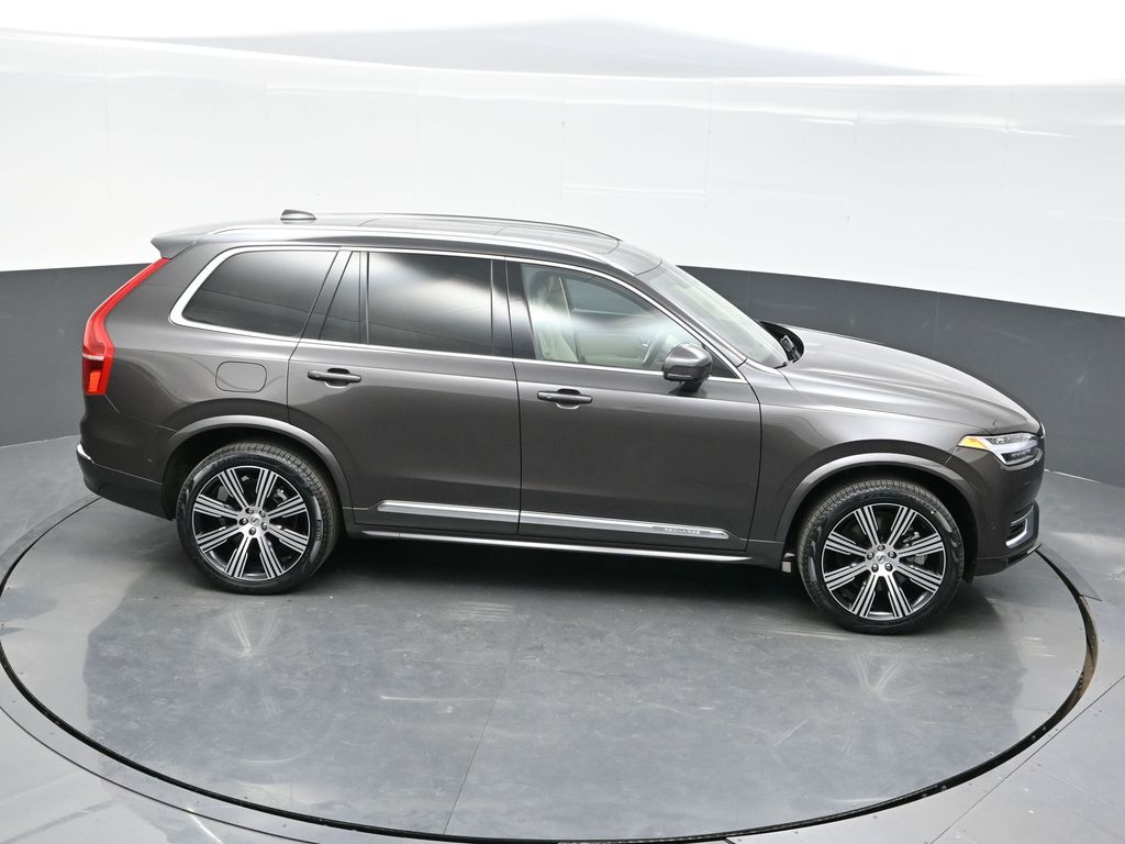 2024 Volvo XC90 T8 Plus photo 32