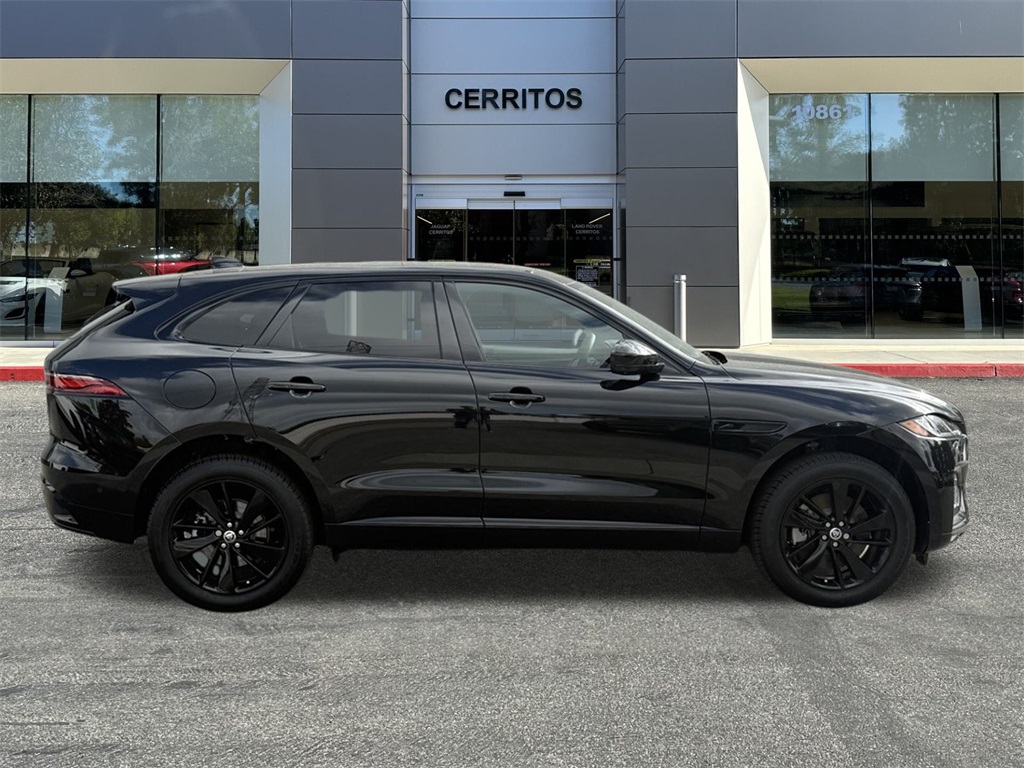 2026 Jaguar F-PACE P250 R-Dynamic S photo 2