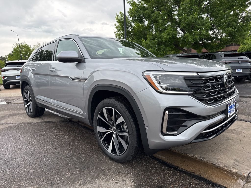 2025 Volkswagen Atlas Cross Sport SEL Premium R-Line photo 5
