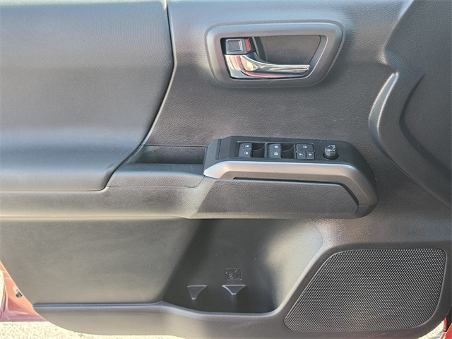 2023 Toyota Tacoma TRD Sport V6 photo 25