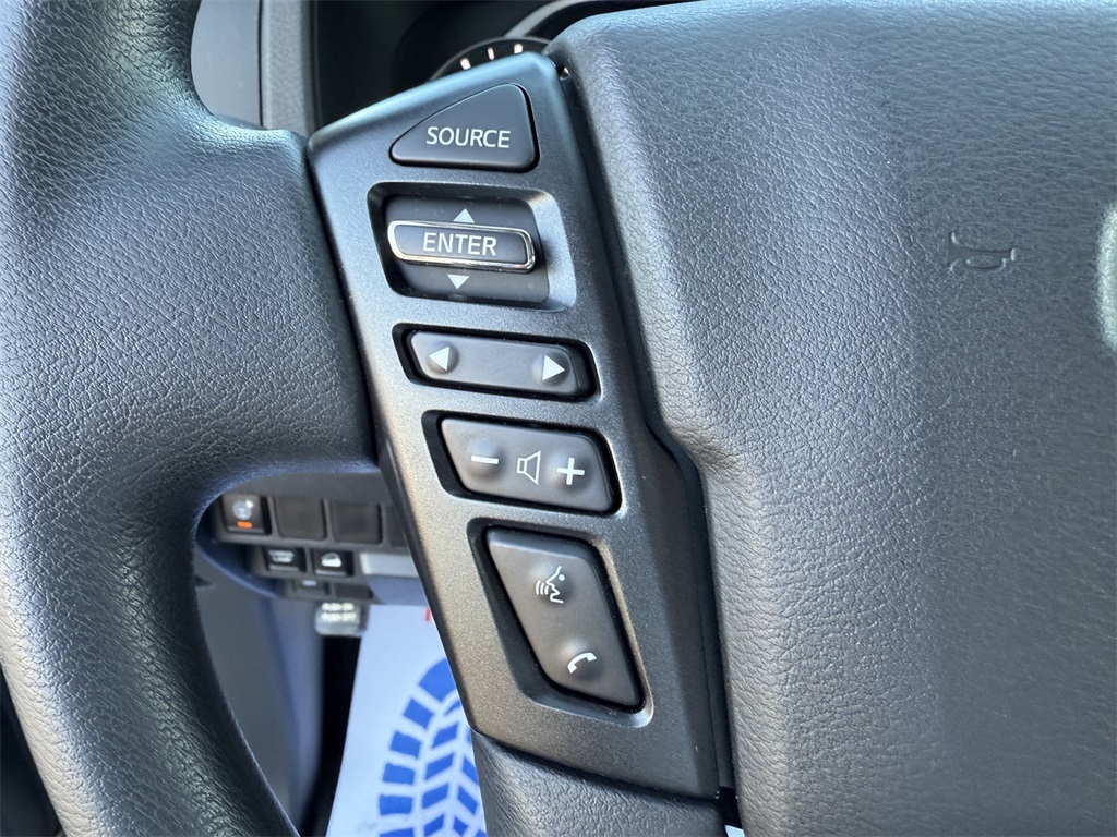2022 Nissan Frontier SV Crew Cab photo 18