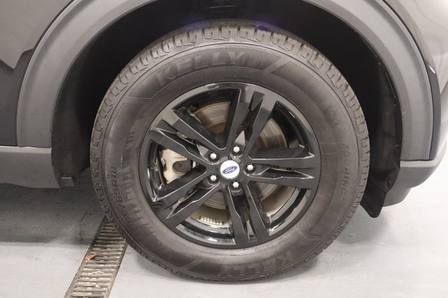 2023 Ford Explorer XLT photo 25