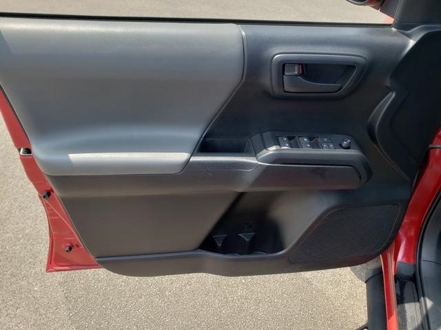 2022 Toyota Tacoma SR 4x4 Double Cab photo 11