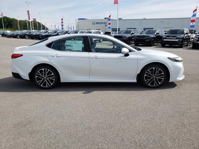 2025 Toyota Camry XLE photo 4
